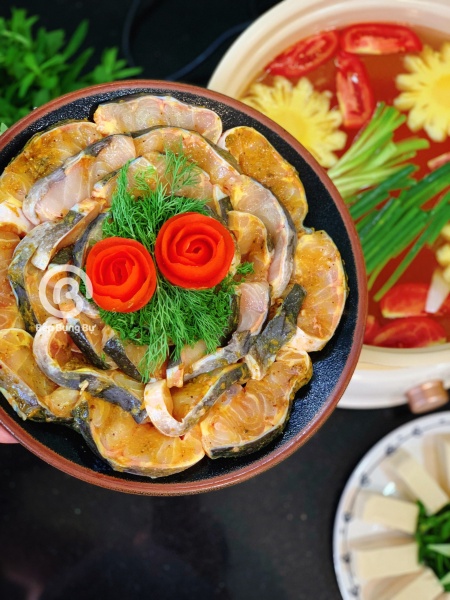 Cách làm cá tầm Sapa hấp xì dầu ngon ngọt đến từng thớ thịt