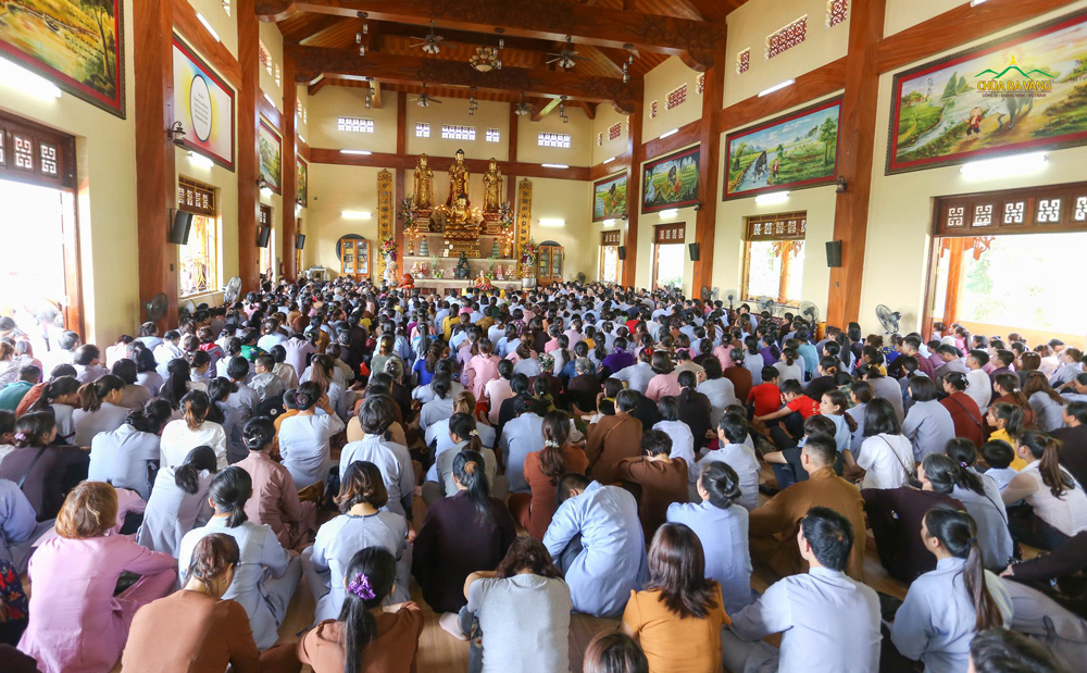 Hướng dẫn nhân dân, Phật tử đăng ký quy y Tam Bảo tại chùa Ba Vàng