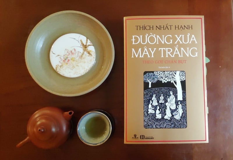 Đường xưa mây trắng: Cuốn sách hay kể về cuộc đời Đức Phật