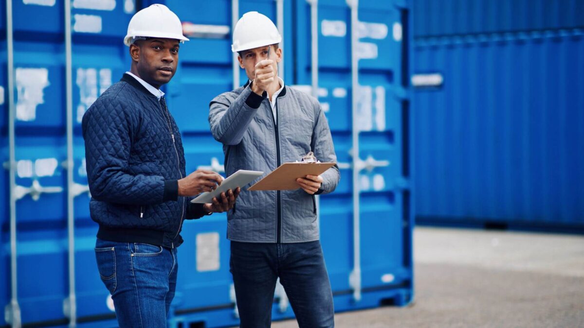 Ops là gì? Nhân viên hiện trường là gì? Bao gồm những công việc nào?