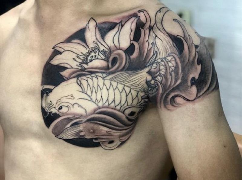 Hình xăm cá chép vượt Vũ Môn trắng đen