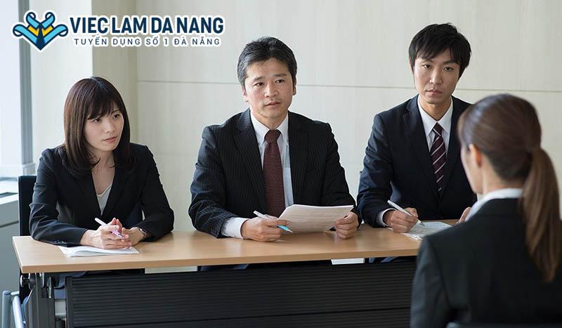 Nếu phát hiện ra mình đã tư vấn sai cho khách, bạn sẽ làm gì?