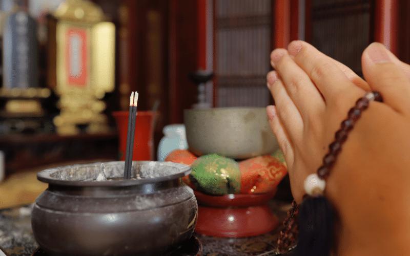 Có nên thắp hương hàng ngày không_ Cách thắp hương chuẩn