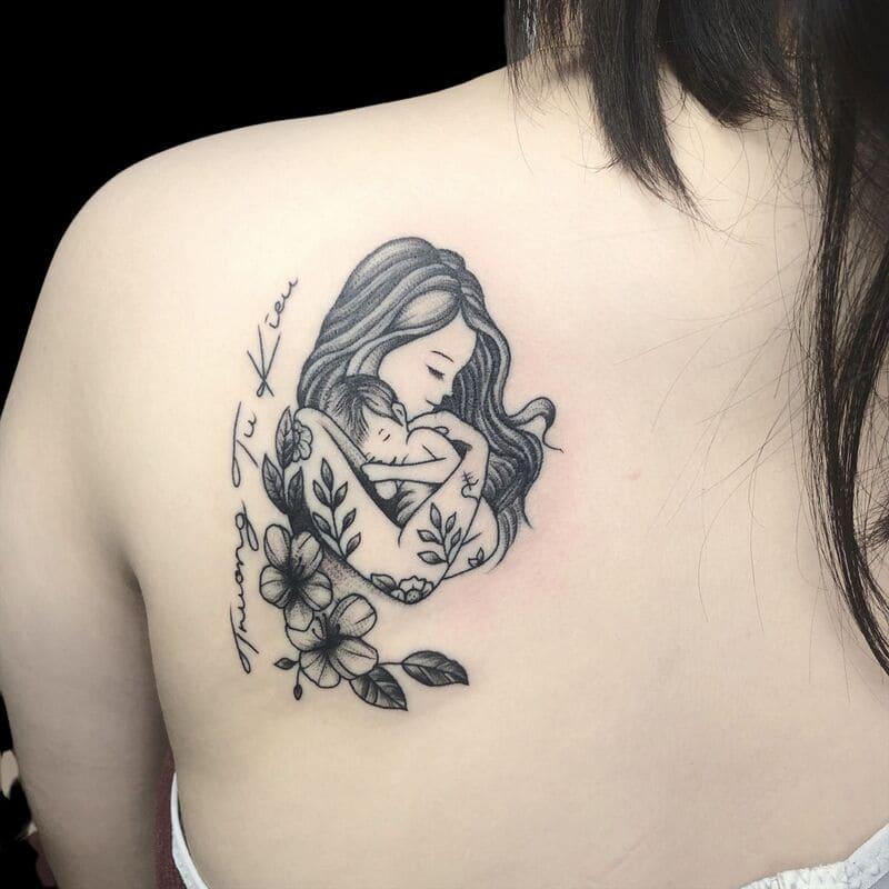 Xăm mẹ bồng 2 con đáng yêu