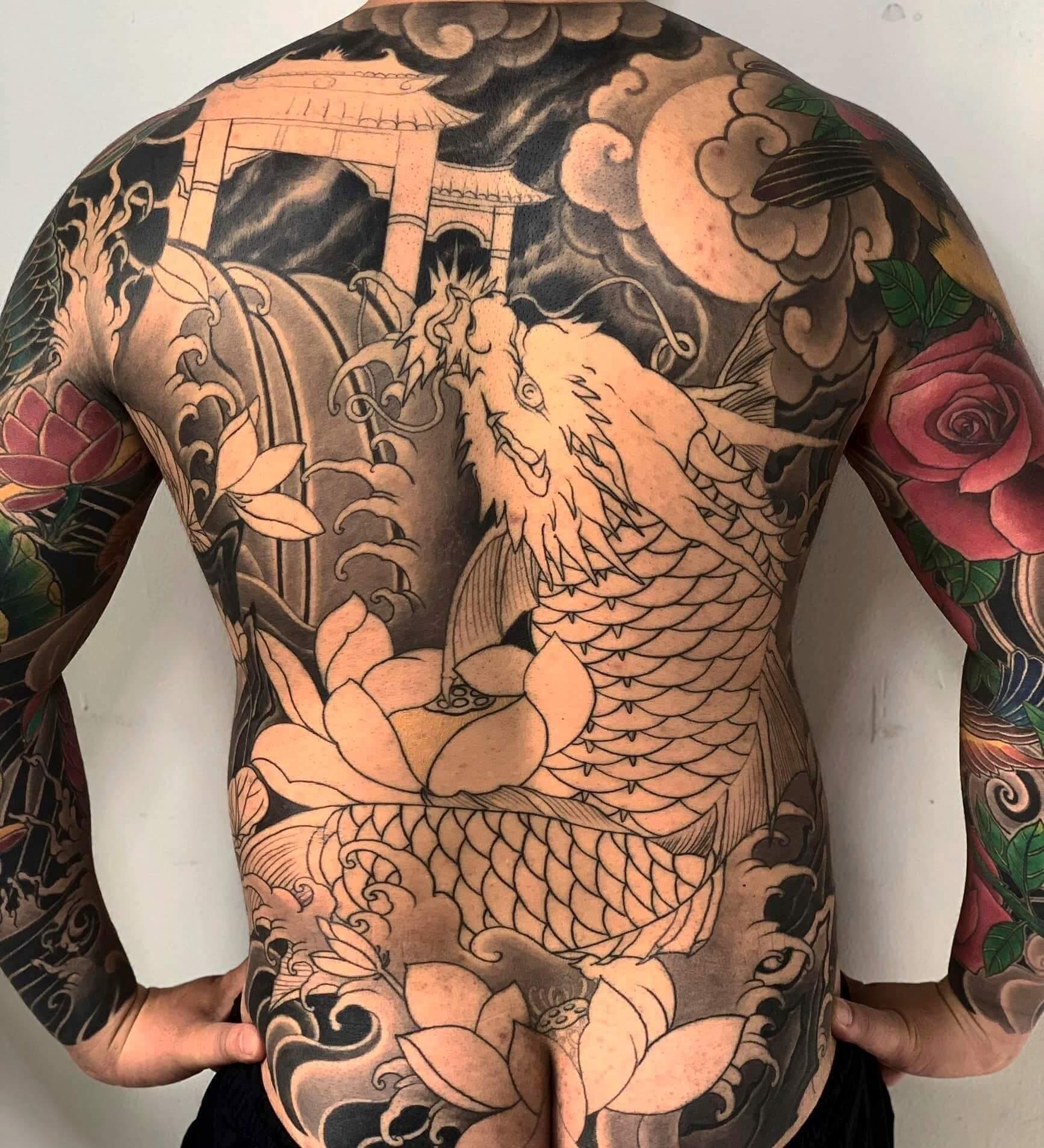 Hình xăm cá chép hóa rồng bít lưng đẹp nhất