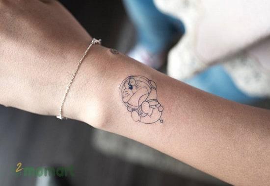 Xăm hình Doraemon đơn giản nhưng dễ thương cho các nàng trên tay