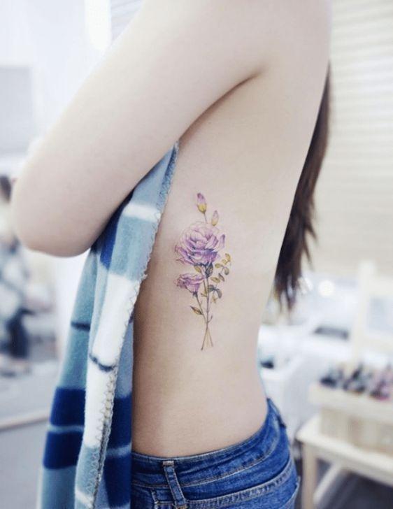 Hình xăm dễ thương tại vùng mạn sườn cho phụ nữ