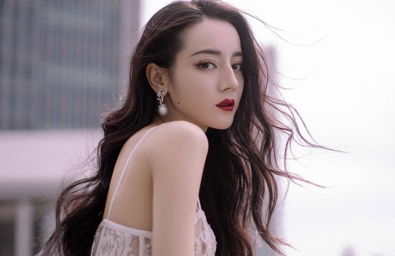 Người sở hữu nốt ruồi ở góc xương hàm thường gặp được nhiều điều may mắn