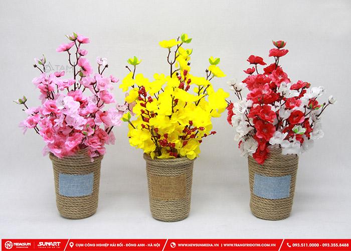 Trang trí Tết trường mầm non với chậu hoa