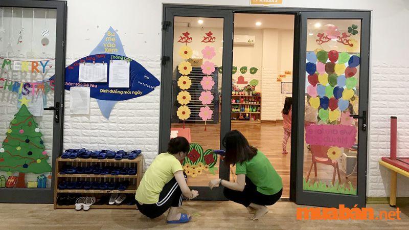 Trang trí cửa lớp mầm non ngày Tết