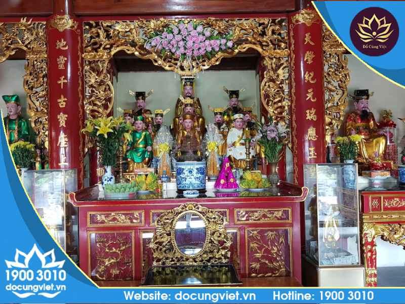 Lễ vật dâng lên Ông Hoàng Bảy