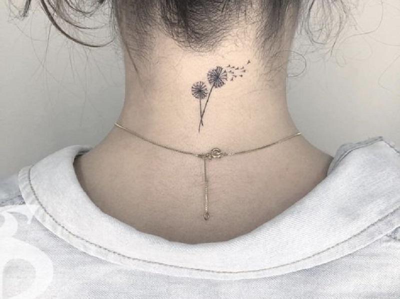 Hình xăm bồ công anh mini trên cổ
